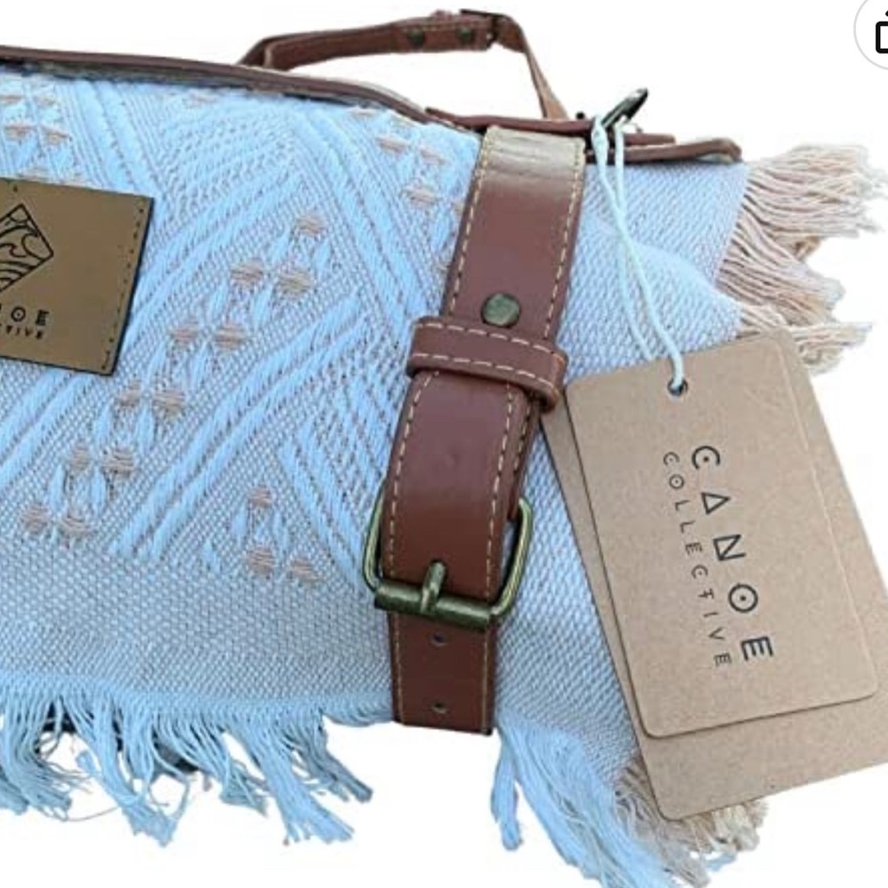 Canoe Collective Beach Blanket with leather carrier new with tags Nomad Blanket - Picture 7 of 13